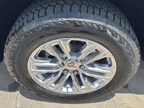 Certified 2024 GMC Yukon SLT image 10