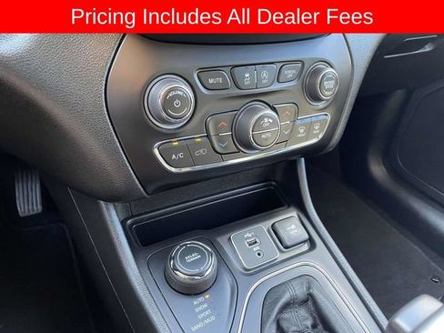 Used 2022 Jeep Cherokee Latitude Lux AWD/4WD image 33