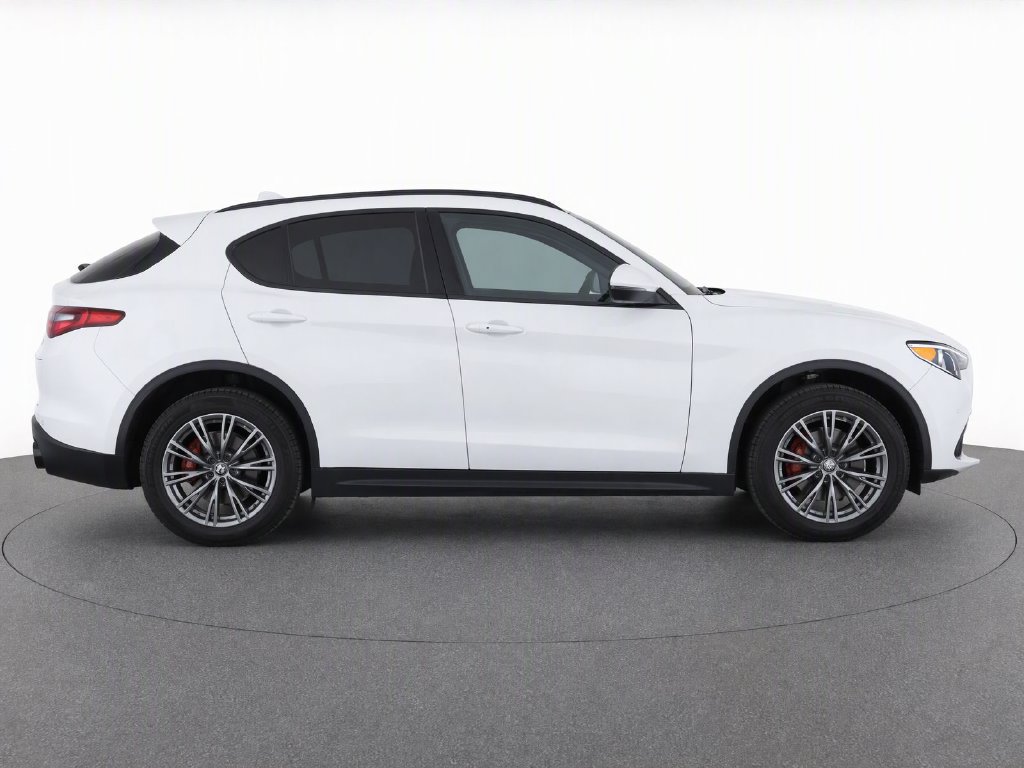 Used 2022 Alfa Romeo Stelvio Sprint RWD image 10