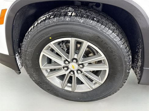 Used 2023 Chevrolet Traverse LT image 31