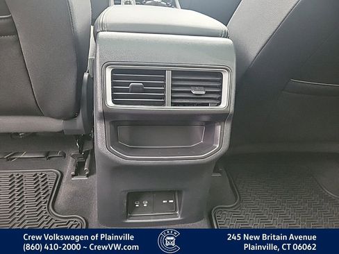 Certified 2025 Volkswagen Atlas Cross Sport SE image 49
