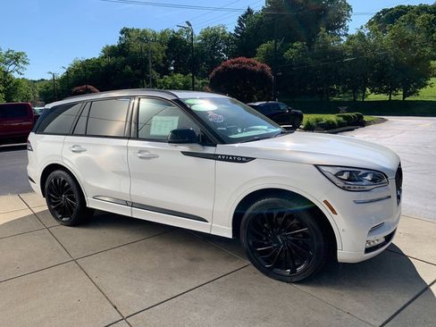 Certified 2023 Lincoln Aviator Reserve w/ Equipment Group 201A AWD/4WD image 8