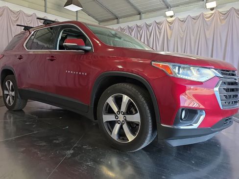 Used 2021 Chevrolet Traverse LT w/ LT Premium Package AWD/4WD image 10