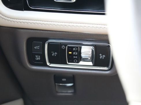 Certified 2023 Lincoln Nautilus Reserve AWD/4WD image 20