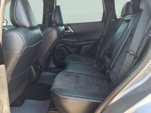 Used 2023 Mitsubishi Outlander SE FWD image 14