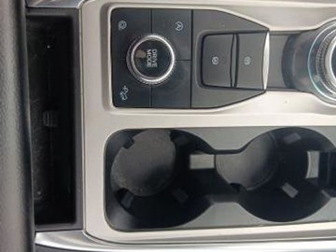 Certified 2023 Ford Explorer XLT w/ Equipment Group 202A AWD/4WD image 31