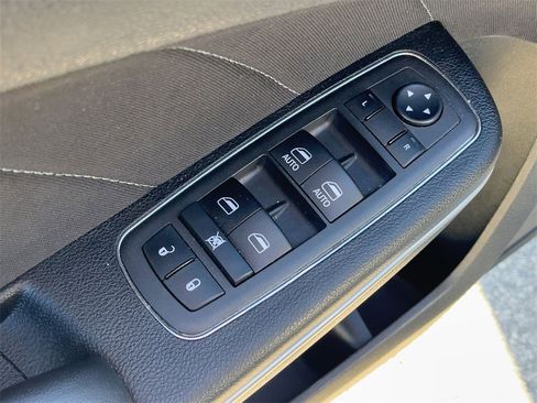 Used 2022 Dodge Charger SXT image 13