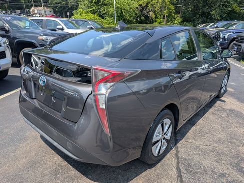 Used 2016 Toyota Prius Three FWD image 7