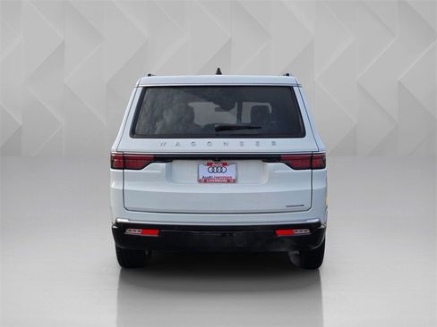 Used 2024 Jeep Wagoneer Series III image 5