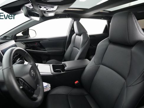 Used 2023 Toyota bZ4X Limited image 7