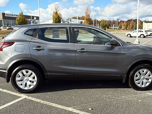 Used 2020 Nissan Rogue Sport S image 4