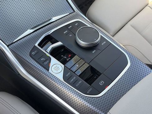Used 2026 BMW 330i Sedan w/ M Sport Package image 22