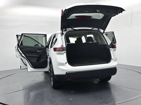 Used 2024 Nissan Rogue SV FWD image 65