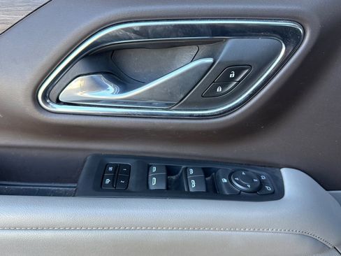 Used 2024 Chevrolet Suburban LT image 11