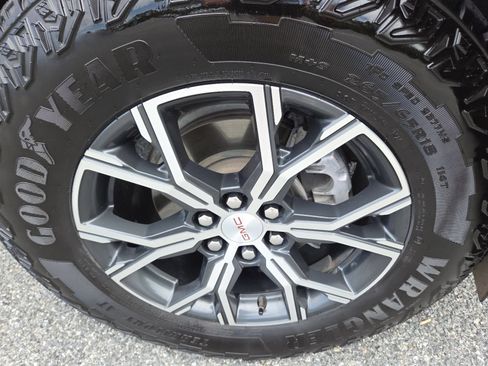 Used 2024 GMC Acadia AT4 w/ Super Cruise Package AWD/4WD image 15