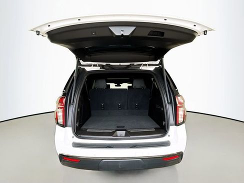 Used 2021 Chevrolet Suburban RST w/ Luxury Package image 31