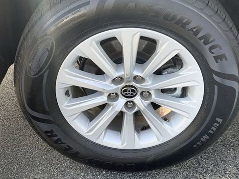 Certified 2024 Toyota Grand Highlander XLE AWD/4WD image 35