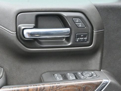 Used 2021 GMC Sierra 1500 Denali w/ Driver Alert Package II AWD/4WD image 11