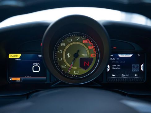 Used 2021 Ferrari F8 Tributo RWD image 38