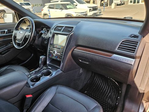 Used 2017 Ford Explorer Limited AWD/4WD image 32