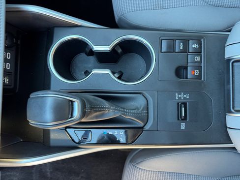 Used 2024 Toyota Highlander LE image 15