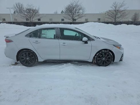 Used 2026 Toyota Corolla XSE FWD image 4