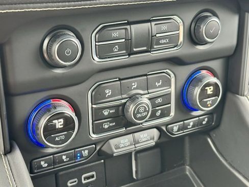 Used 2024 Chevrolet Tahoe Premier w/ Advanced Technology Package image 14