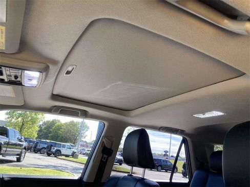 Used 2022 Toyota 4Runner Limited image 13