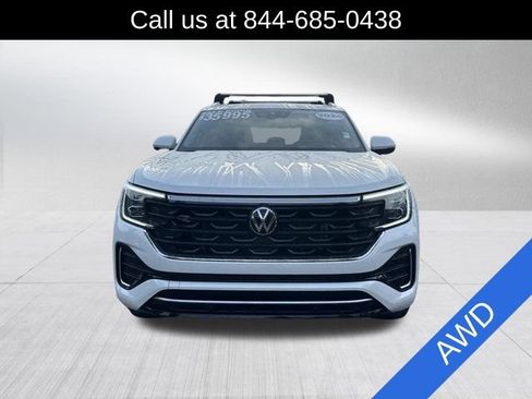 Used 2024 Volkswagen Atlas Cross Sport SEL R-Line AWD/4WD image 2