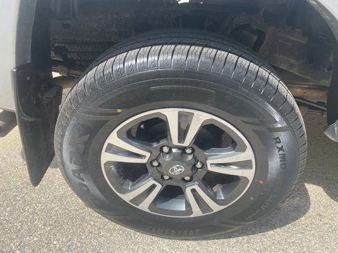Used 2015 Toyota Tacoma 4x4 Double Cab w/ TRD Sport Package image 6