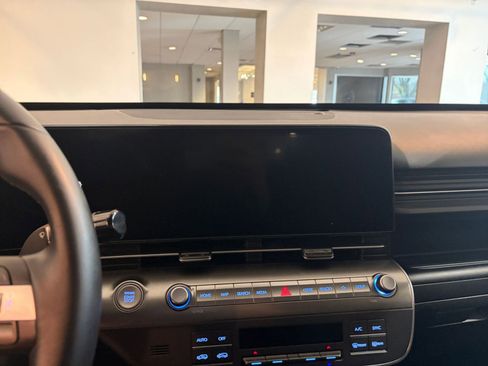 Used 2025 Hyundai Kona SEL image 18
