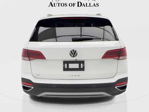 Used 2024 Volkswagen Taos SE FWD image 11