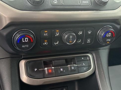 Used 2020 GMC Acadia Denali w/ Technology Package AWD/4WD image 22