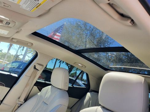 Used 2022 Buick Envision Avenir w/ Technology Package II image 18