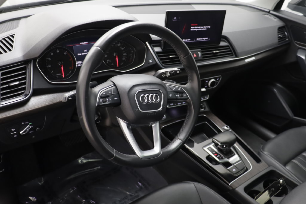 Used 2023 Audi Q5 2.0T Premium w/ Convenience Package AWD/4WD image 6