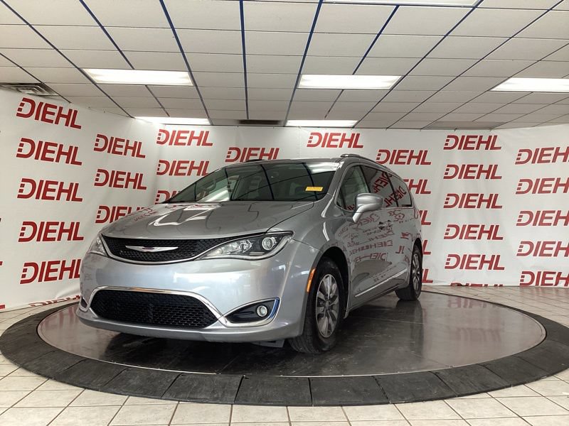 Used 2019 Chrysler Pacifica Touring-L Plus FWD image 3