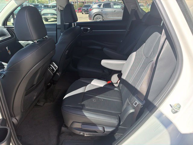Used 2025 Kia Sorento EX AWD/4WD image 8