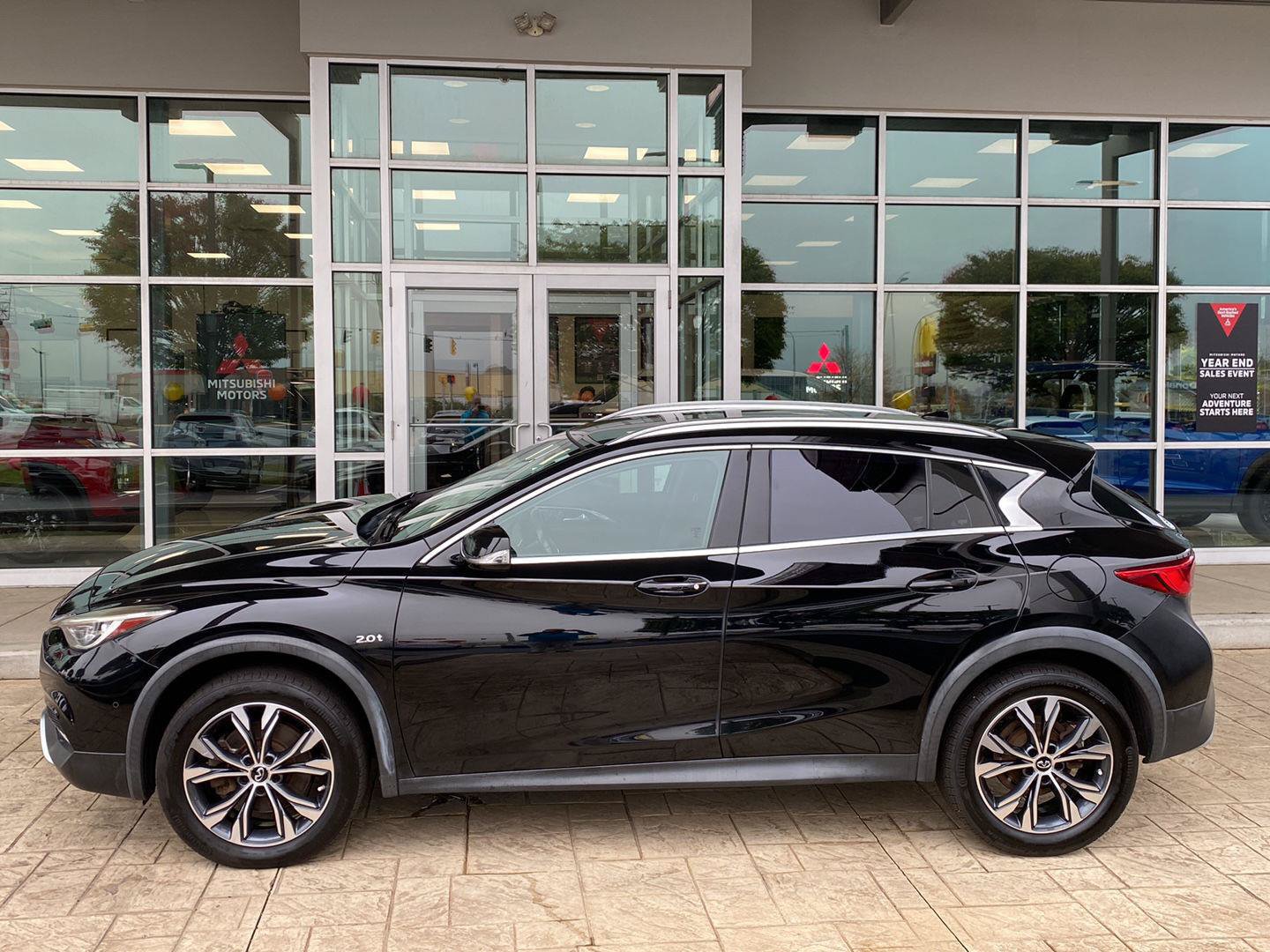 Used 2018 INFINITI QX30 Premium w/ Navigation Package AWD/4WD image 5