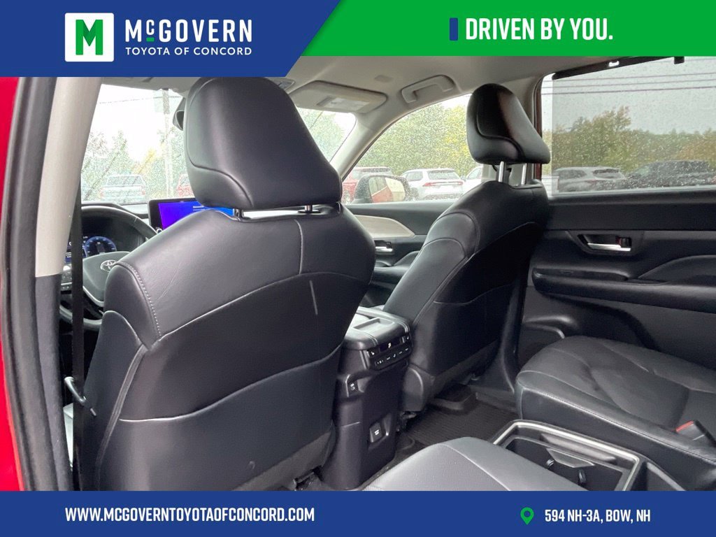 Used 2024 Toyota Grand Highlander AWD Hybrid image 17