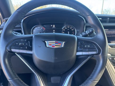 Used 2023 Cadillac XT6 Luxury image 21