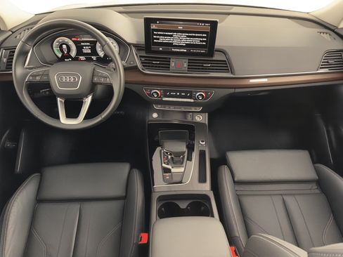Used 2023 Audi Q5 e Premium w/ Convenience Package image 19