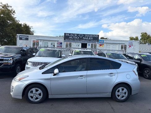 Used 2010 Toyota Prius Three image 9