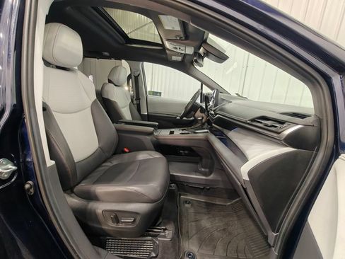 Used 2024 Toyota Sienna XSE w/ XSE Plus Package AWD/4WD image 27