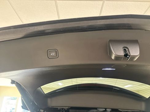 Used 2018 Buick Enclave Avenir w/ Avenir Technology Package image 13
