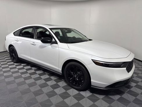 Used 2025 Honda Accord SE image 10