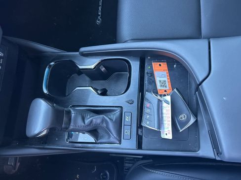 Used 2025 Lexus ES 300h w/ Premium Package image 38