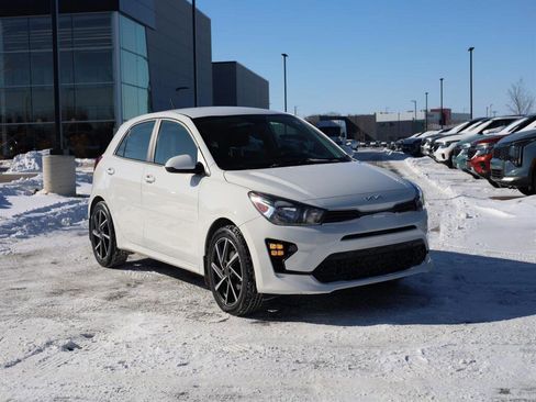 Used 2023 Kia Rio S image 2