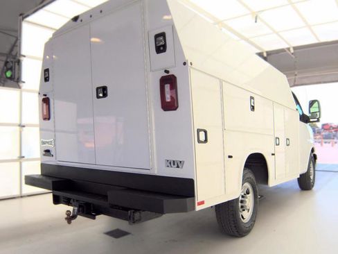Used 2020 Chevrolet Express 3500 w/ Power Convenience Package RWD image 5