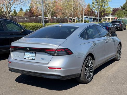 Used 2024 Honda Accord Touring image 7