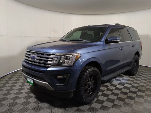 Used 2019 Ford Expedition XLT w/ Equipment Group 201A RWD image 2